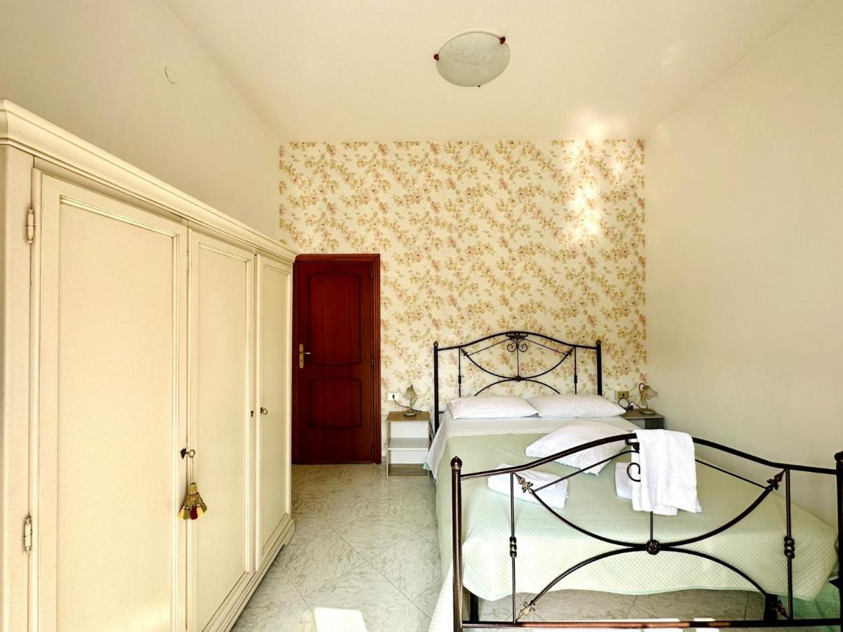 Family Relax Caracciolo Bed and Breakfast Napels Buitenkant foto