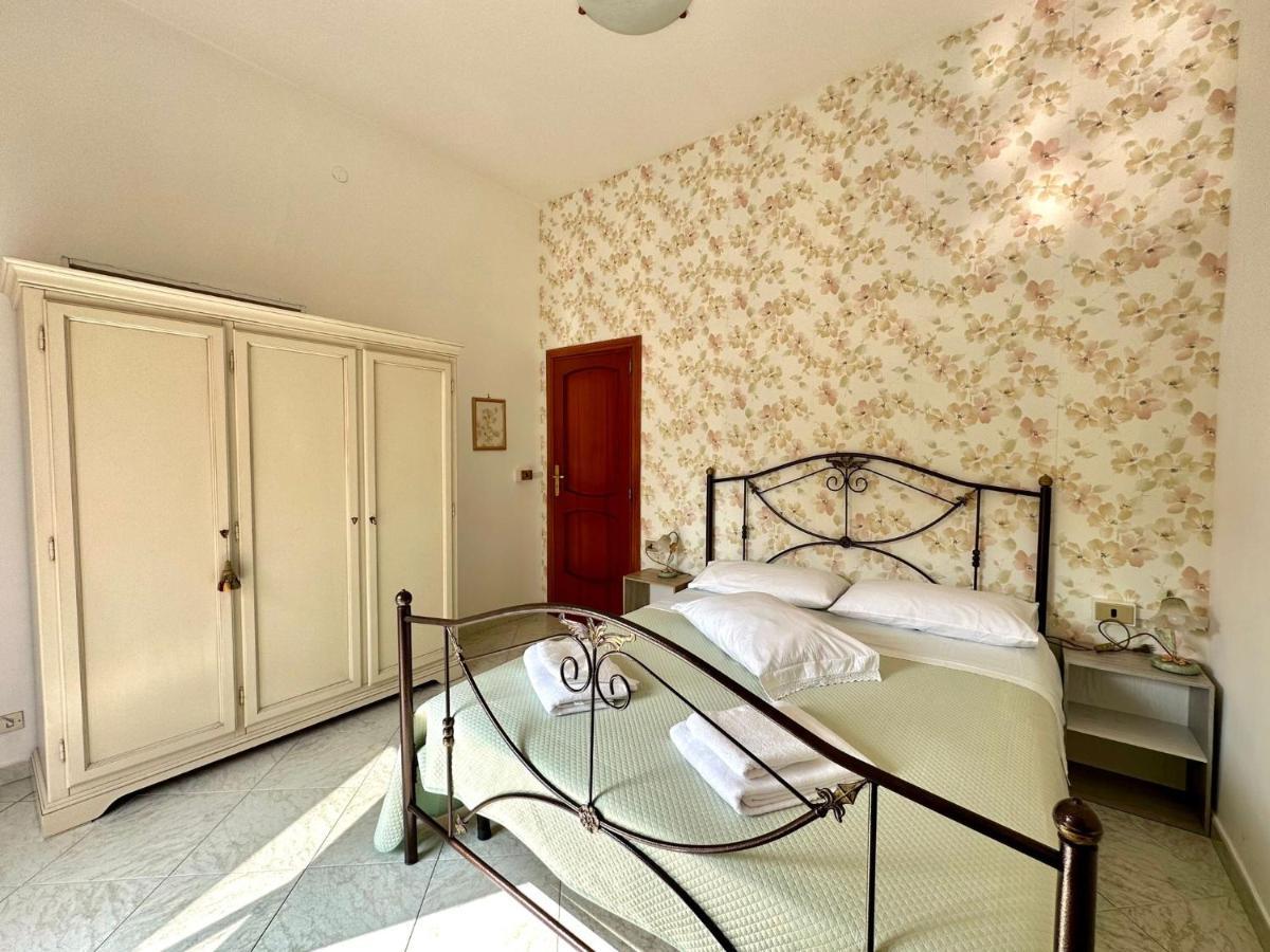 Family Relax Caracciolo Bed and Breakfast Napels Buitenkant foto