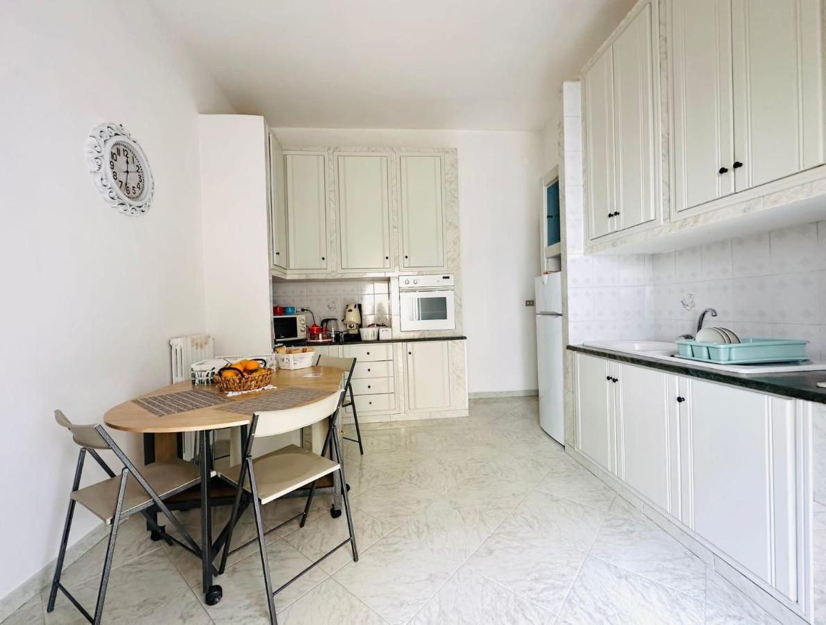 Family Relax Caracciolo Bed and Breakfast Napels Buitenkant foto
