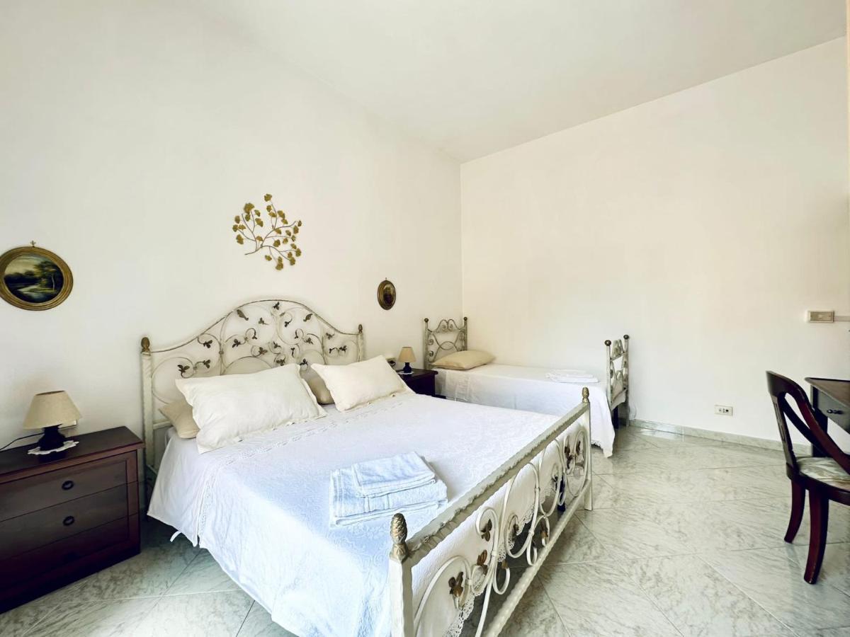 Family Relax Caracciolo Bed and Breakfast Napels Buitenkant foto